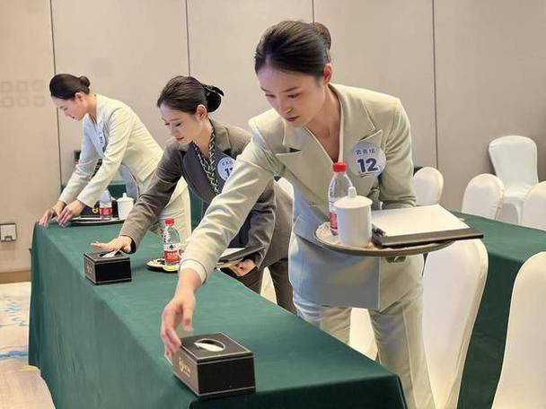 技藝爭鋒 能創(chuàng)未來 技能大賽以比促學，全面提升物業(yè)服務與會務服務技能